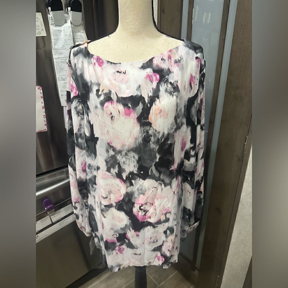 NWT Liz Claiborne Top